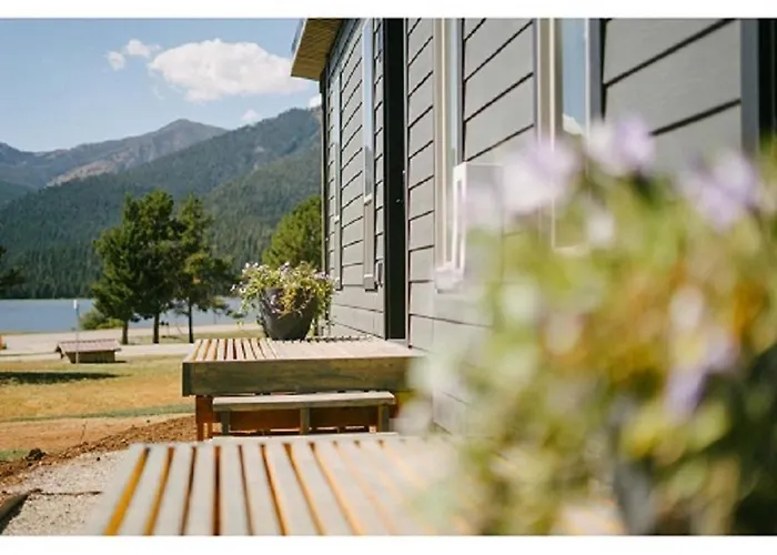 Terra Nova Cabins Lakeview