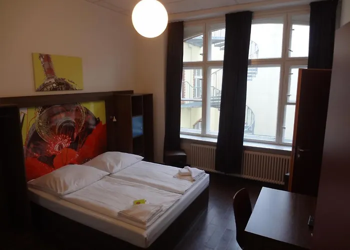 Hotel 103