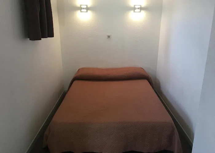 Moissy-Cramayel Hotels