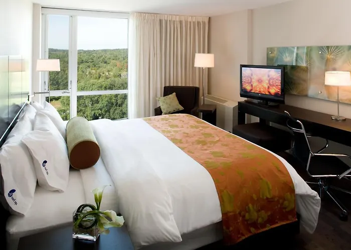 Hotel Indigo Boston - Newton Riverside