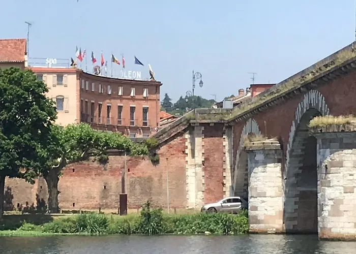 Hôtel Restaurant Le Pont Napoléon Moissac