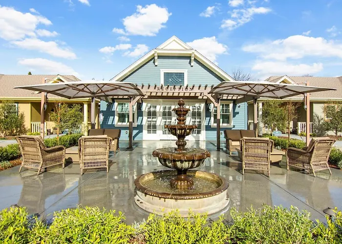 Sonoma City Center Hotels