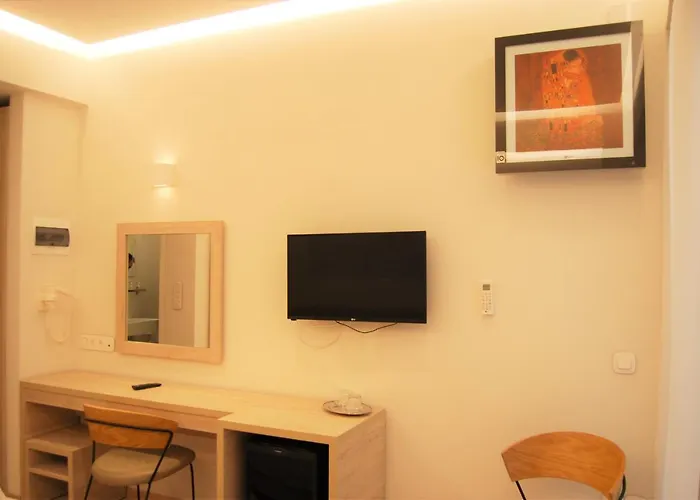 Iniohos Hotel Atene