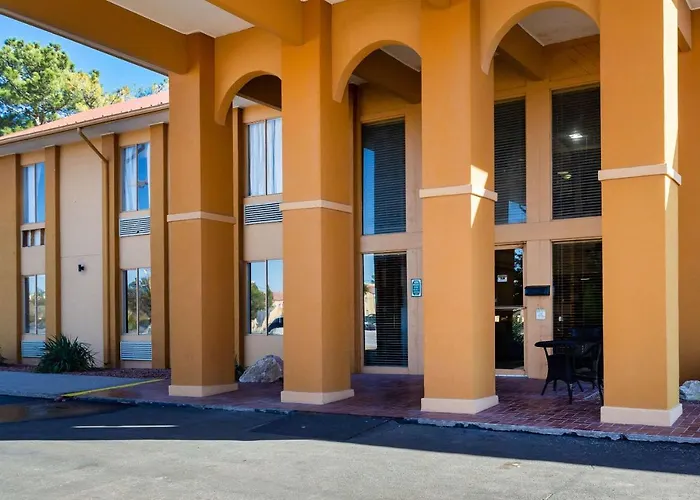Mesilla Valley Days Inn & Suites Las Cruces