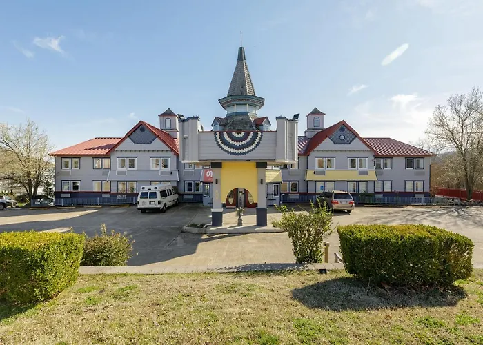 Oyo Hotel Branson Victorian Palace