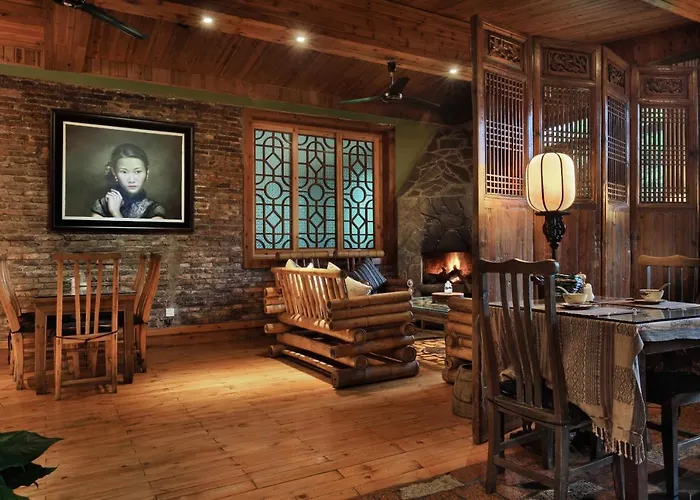 Yangshuo Mountain Retreat