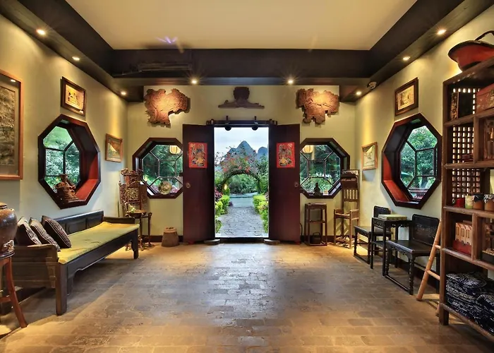 Yangshuo Mountain Retreat