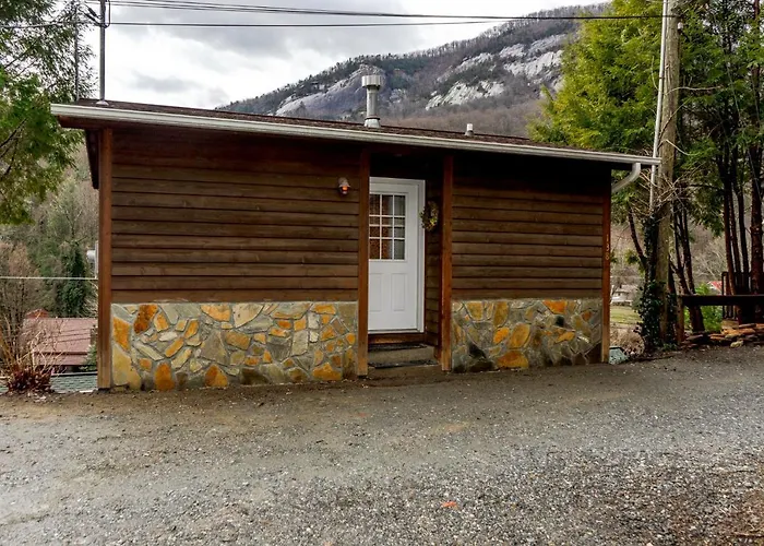 The Chimney Rock Inn & Cottages