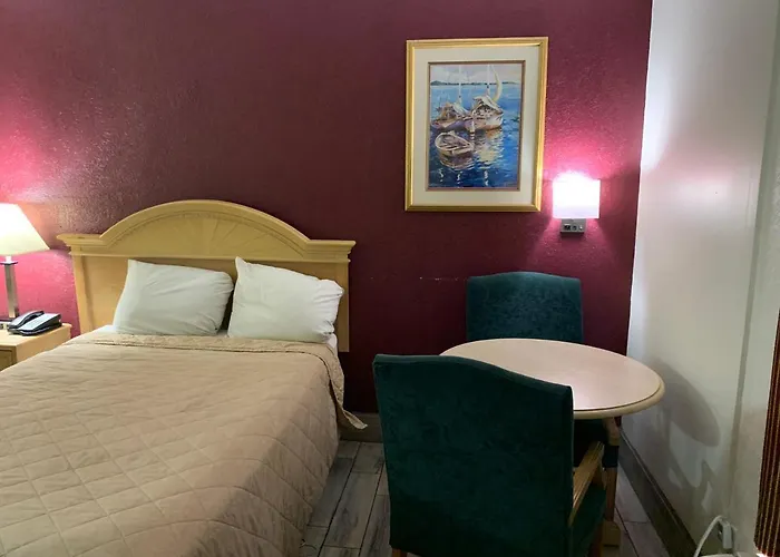 Super Inn Tillmans Corner